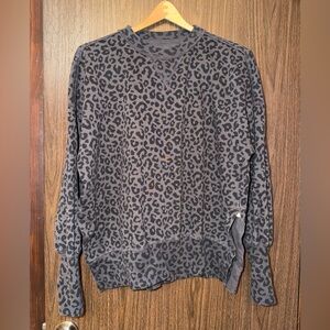 Abercrombie & Fitch Men's Charcoal and Black Leopard Crewneck Sweater